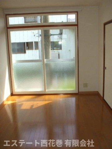 若葉ハイツの洋室