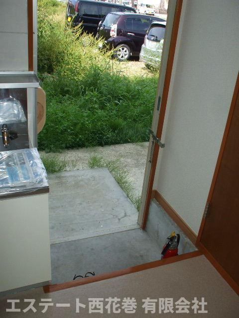 若葉ハイツの玄関