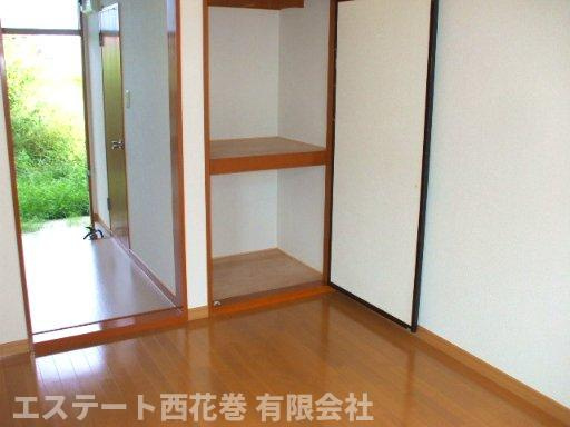 若葉ハイツの収納