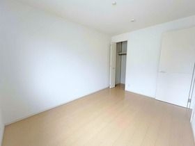 グランモアA棟の収納