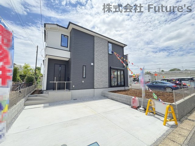 流山市加2丁目　新築戸建　全1棟の外観|TX「流山セントラルパーク」駅徒歩15分・カースペース並列2台・庭付きの邸宅です