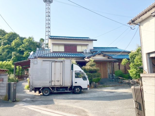 糟屋郡篠栗町和田１丁目　土地の外観|現況は建物2棟と倉庫があります！