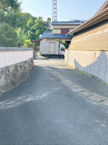 糟屋郡篠栗町和田１丁目　土地の前面道路含む現地写真|前面道路（南西側）