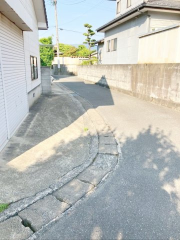糟屋郡篠栗町和田１丁目　土地の前面道路含む現地写真|前面道路（南側）