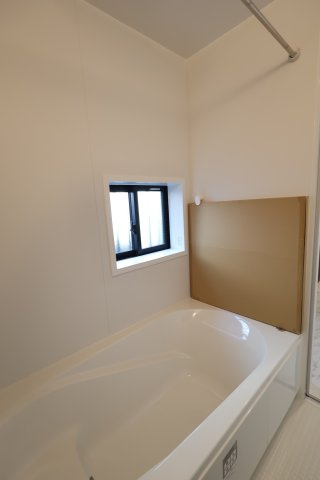 《仲介手数料無料》南区大字大谷口791-15(全1戸)新築一戸建てハートフルタウンの浴室|撮影日 2025年10月30日 15:15 晴れ