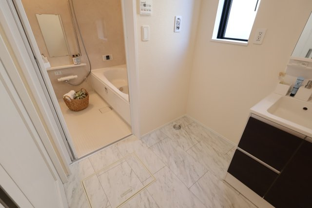 【ランドリースペース】 | 《仲介手数料無料》南区大字大谷口791-15(全1戸)新築一戸建てハートフルタウン | 撮影日 2025年10月30日 15:15 晴れ