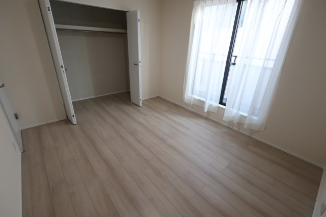 《仲介手数料無料》南区大字大谷口791-15(全1戸)新築一戸建てハートフルタウンの洋室|撮影日 2025年10月30日 15:15 晴れ