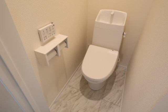 《仲介手数料無料》南区大字大谷口791-15(全1戸)新築一戸建てハートフルタウンのトイレ|撮影日 2025年10月30日 15:15 晴れ