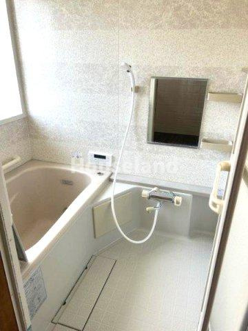 市小路戸建の浴室