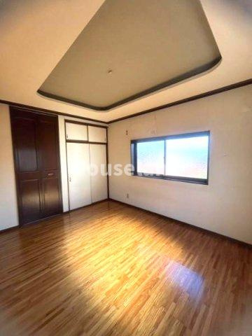 市小路戸建の洋室