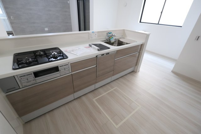 【キッチン】 | 《仲介手数料無料》南区四谷１丁目1-10(全1戸)新築一戸建てLIGARE | 撮影日 2025年9月21日 10:30 晴れ