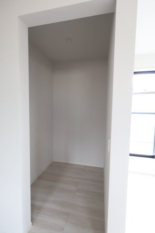 【収納】 | 《仲介手数料無料》南区四谷１丁目1-10(全1戸)新築一戸建てLIGARE | 撮影日 2025年9月21日 10:30 晴れ