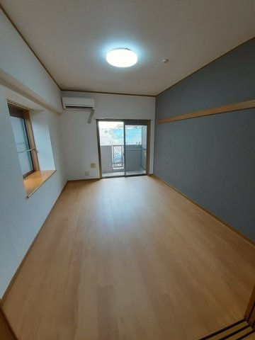 メゾンソレイユの居間・リビング