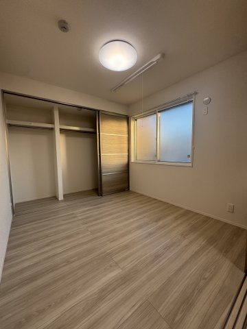 イルソラーレ須磨の洋室