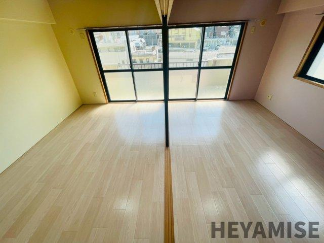 エクセレント愛宕の洋室