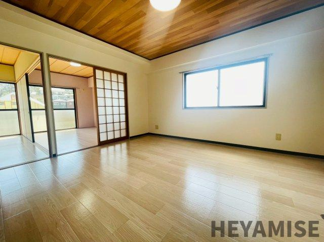 エクセレント愛宕の居間・リビング