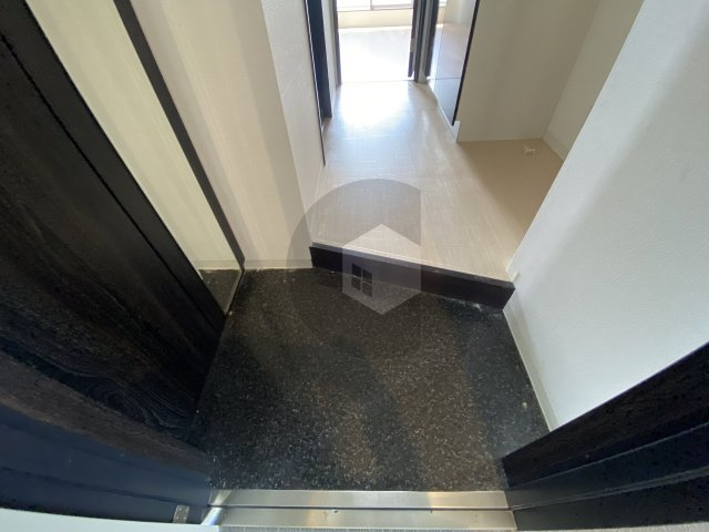 エヌエムトラントシスの玄関