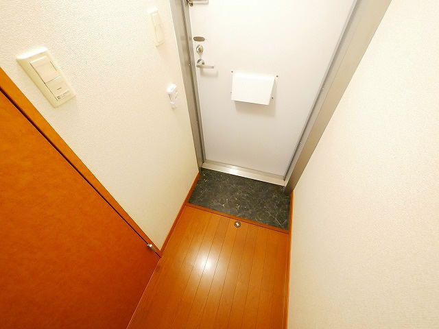 レオパレススナッグ　ビラの玄関|明るい玄関です