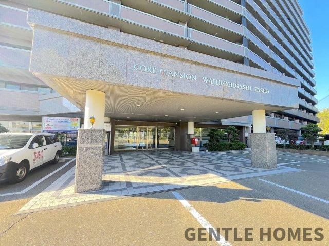 コアマンション和白東パセオのエントランス
