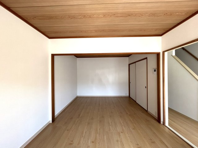 真田アパートの居間・リビング