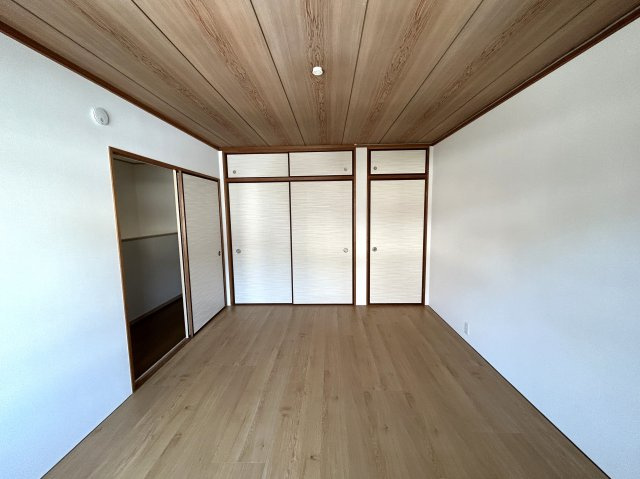 真田アパートの居間・リビング