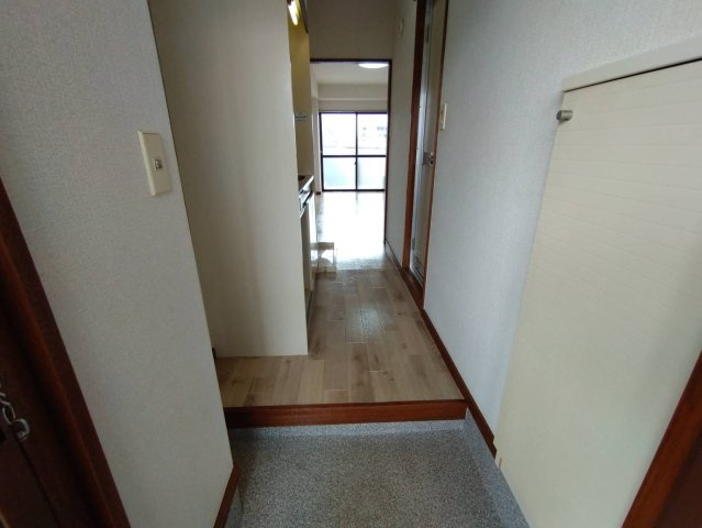 南林間FTマンションの玄関