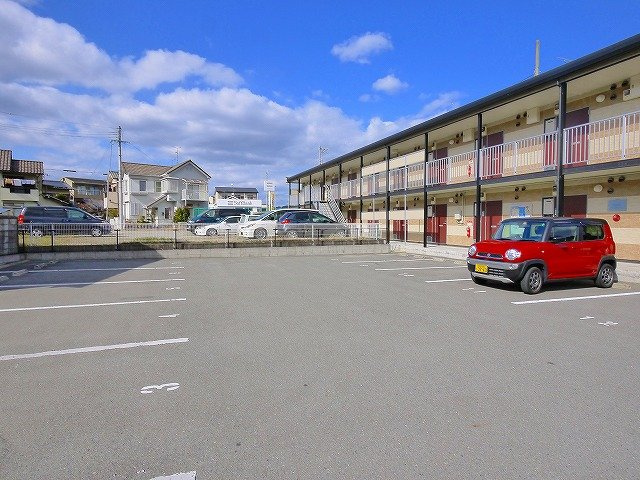 レオパレスアスカの駐車場