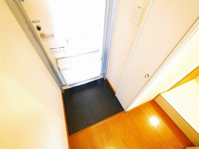 レオパレスアスカの玄関|ゆったりとした玄関です