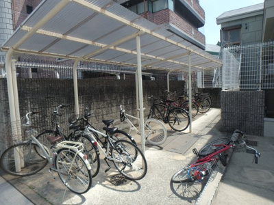 【その他共用部分】 | ステラハウス４－５００ | 屋根付き駐輪スペースです