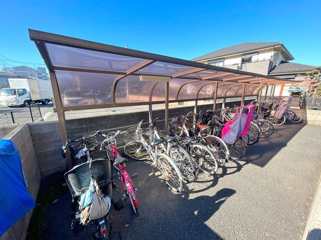 オークヴィラのその他共用部分|★敷地内屋根付き駐輪場★