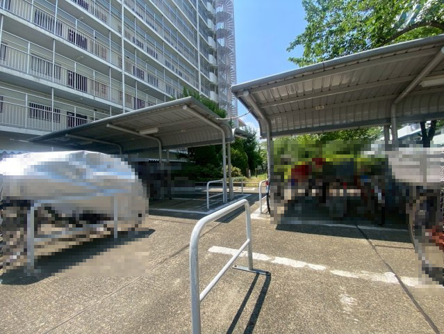 桂川ハイツ３号館の駐輪場