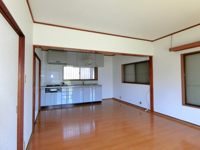 鶴ヶ里貸家A（ツルガサトカシヤ）の居間・リビング