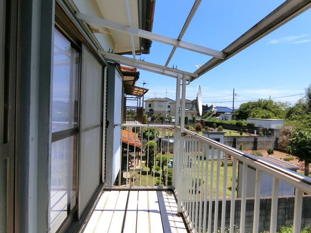 鶴ヶ里貸家A（ツルガサトカシヤ）のバルコニー