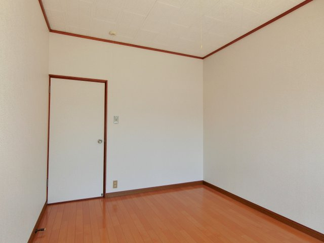 鶴ヶ里貸家A（ツルガサトカシヤ）の洋室