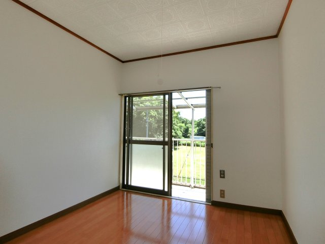 鶴ヶ里貸家A（ツルガサトカシヤ）の洋室