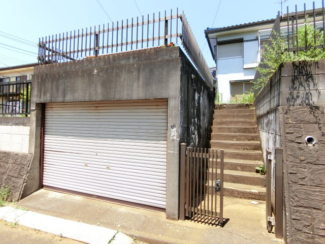 鶴ヶ里貸家A（ツルガサトカシヤ）の駐車場