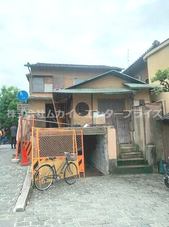 東山区下河原通高台寺　貸店舗の外観