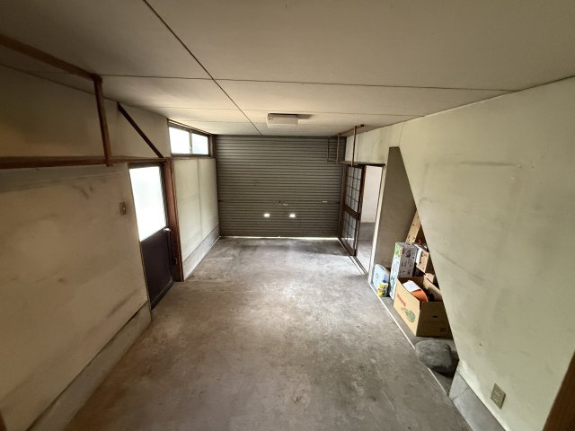 八女市立花町兼松中古住宅の駐車場