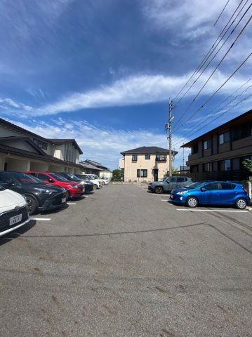 エターナル　レーヴの駐車場