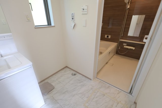 《仲介手数料無料》浦和区瀬ヶ崎１丁目33-3(全1戸)新築一戸建てハートフルタウンのランドリースペース|撮影日 2025年11月14日 14:15 晴れ