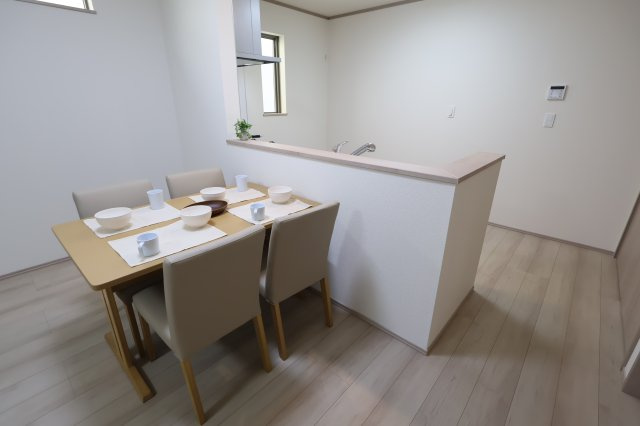 《仲介手数料無料》浦和区瀬ヶ崎１丁目33-3(全1戸)新築一戸建てハートフルタウンのキッチン|撮影日 2025年11月14日 14:15 晴れ