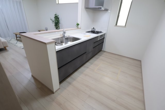 《仲介手数料無料》浦和区瀬ヶ崎１丁目33-3(全1戸)新築一戸建てハートフルタウンのキッチン|撮影日 2025年11月14日 14:15 晴れ