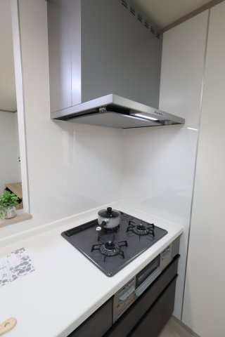 《仲介手数料無料》浦和区瀬ヶ崎１丁目33-3(全1戸)新築一戸建てハートフルタウンのキッチン|撮影日 2025年11月14日 14:15 晴れ