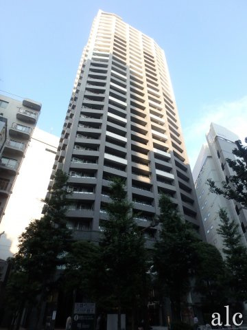 新宿区西新宿７丁目の賃貸マンションの外観