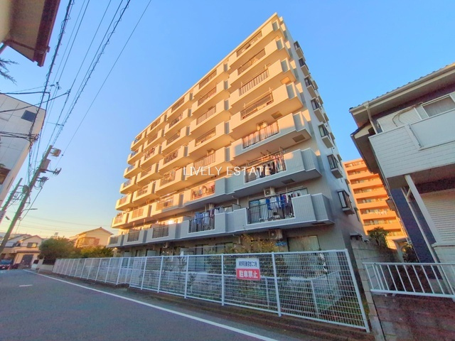 カルム谷塚の外観