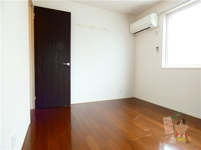 ロングマレ伊福町の居間・リビング