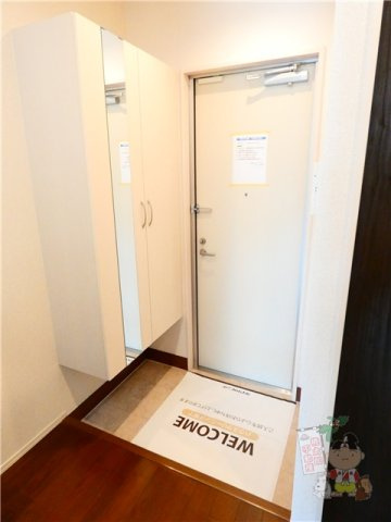 ロングマレ伊福町の玄関