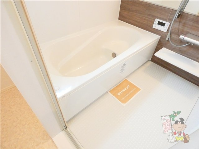 ロングマレ伊福町の浴室