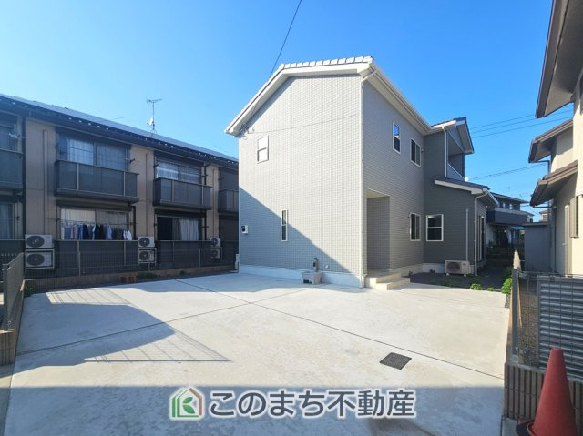 宇都宮市宝木町1丁目１号棟の駐車場|カースペースは広々並列２台、縦列で４台分駐車スペース（車種によります）