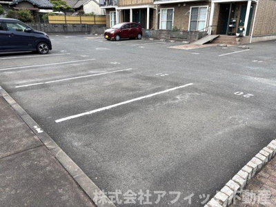 【駐車場】 | グレイス スクエア新涯 　5　 A棟